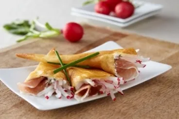 Image recette Cornets de fromage frais à la ciboulette, radis et jambon cru
