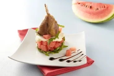 Image recette Cuisse de canard confite, salade de pastèque, roquette et chèvre