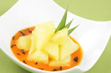 Image recette Ananas frais et coulis d'oranges à la menthe