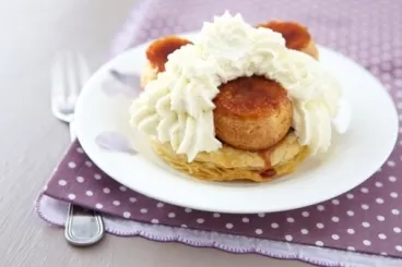 Saint-honoré vanille, feuilletage viennois et petits choux