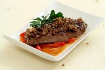 Image recette Foie de veau poêlé à l'échalote, piperade de poivron fondante