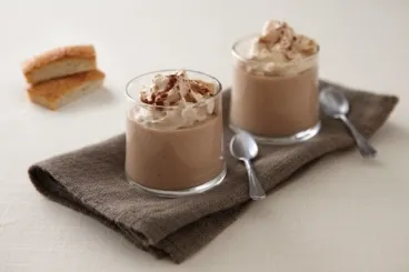 Image recette Crème au chocolat et praliné, émulsion au café et financiers aux noisettes