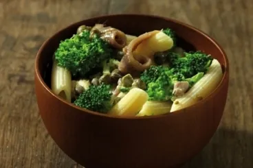Image recette Penne, brocolis, câpres, anchois