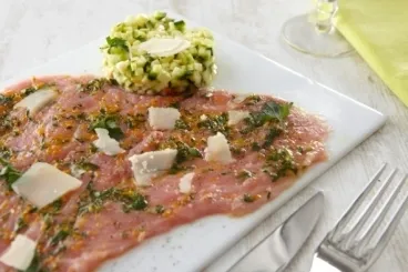 Image recette Carpaccio de veau à l'italienne, tartare de courgettes au citron confit