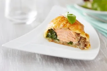 Image recette Feuilleté de saumon aux champignons et pousses d'épinard